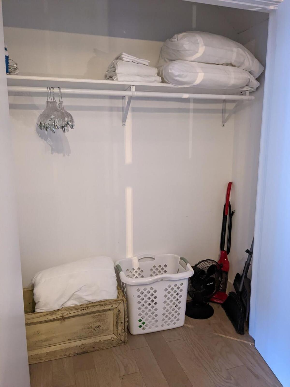 Condo On State Hospital Grounds! 特拉弗斯城 外观 照片