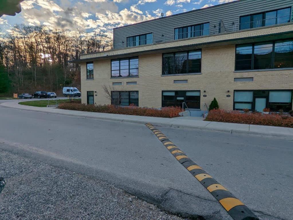 Condo On State Hospital Grounds! 特拉弗斯城 外观 照片
